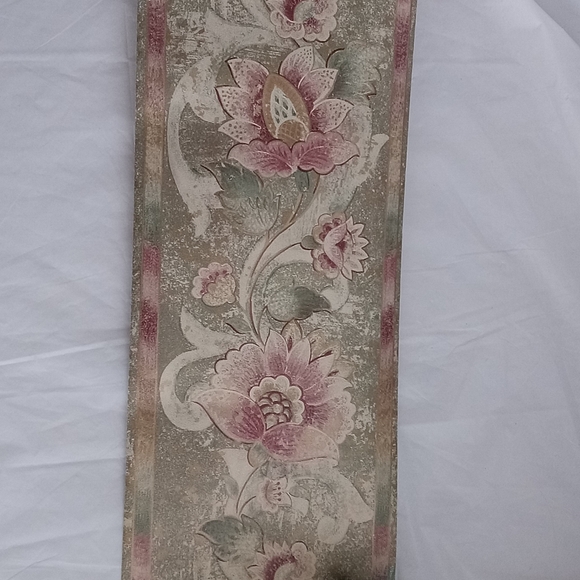 Vintage Wallpaper Border 4 roles gold tone with some flower design - Picture 3 of 5